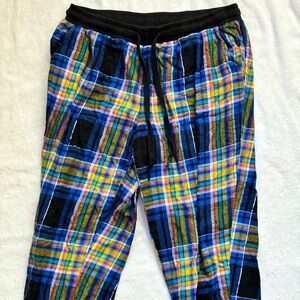 Plaid Multi Color Pants BARLEY WORN Size US
Has Pockets - Great Condition
